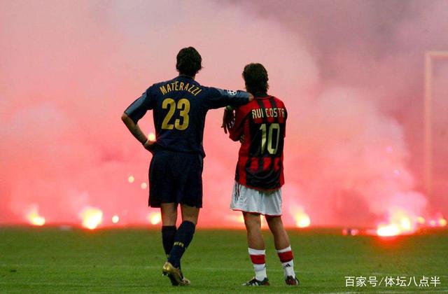 萨拉赫缺席欧冠名单后晒训练照，卡拉格发文力挺利物浦（萨拉赫无缘欧冠名单后晒训练照，卡拉格发文声援利物浦）