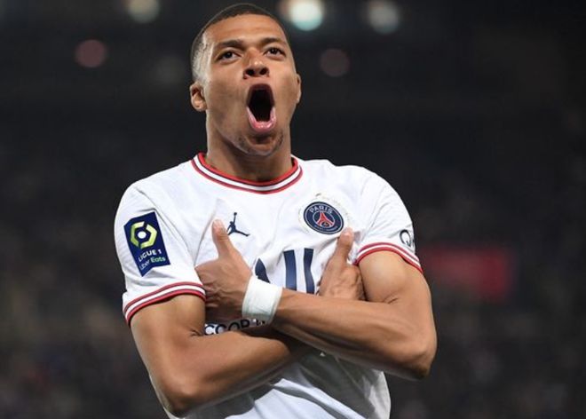 半场战报：博洛尼亚0-0布兰，里科吉安尼斯染红