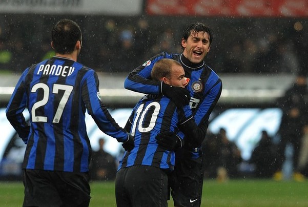 传承足球明星联赛“川辽对决”再现甲A经典，“四川雄起”唤起一代球迷记忆（传承足球明星赛“川辽对决”重现甲A风云，“四川雄起”再燃一代球迷情怀）