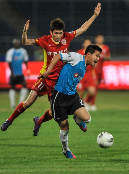 特尔施特根社媒晒恢复训练照片：很高兴归队（特尔施特根社媒晒复训照：开心重返球队）