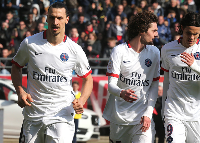 足球世界杯亚洲区预选赛关键比赛回顾（亚洲世预赛关键对决盘点）