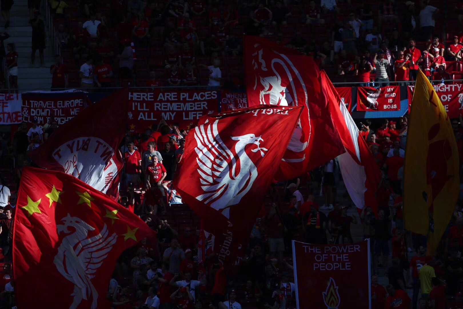 利桑德罗有望火线复出，或进入曼联对阵埃弗顿名单（利桑德罗有望提前回归，或入选曼联战埃弗顿大名单）