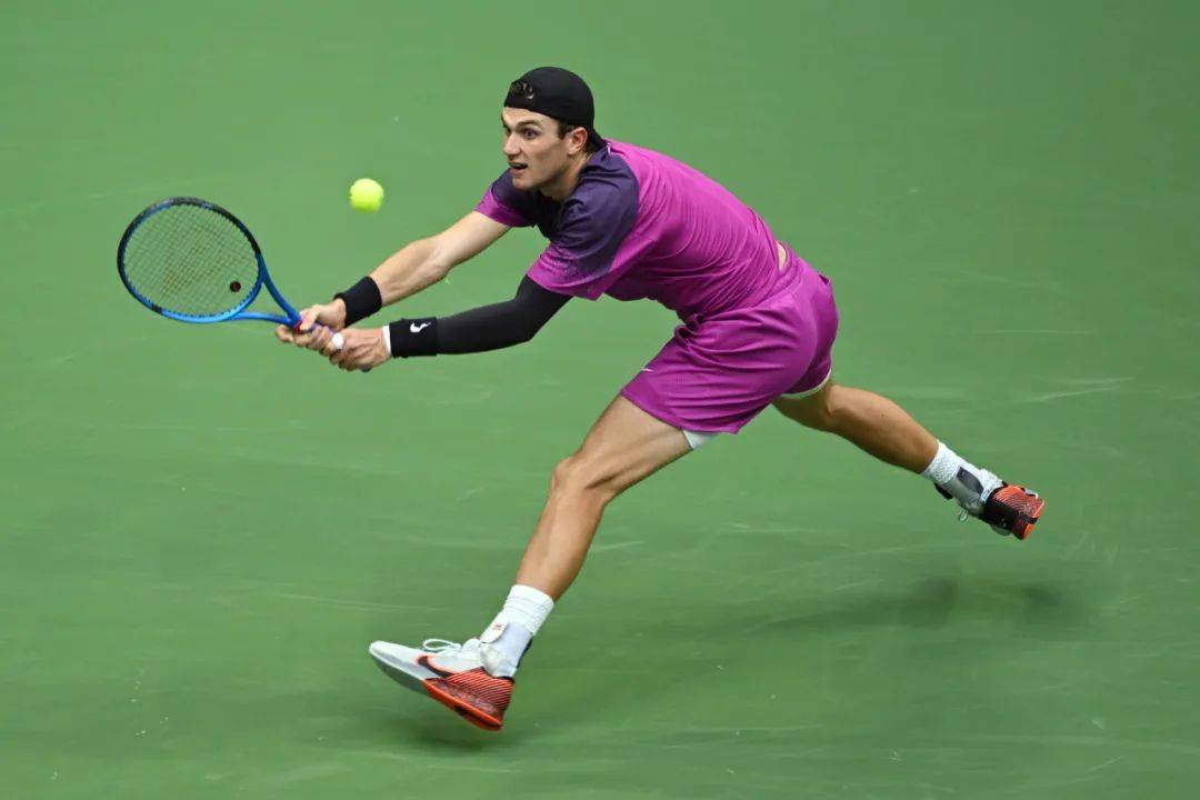 亚历山大 亚历山大