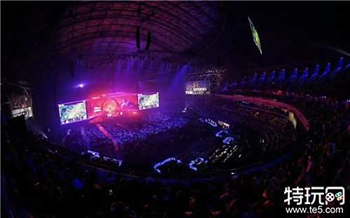 裁判果断判 裁判果断判